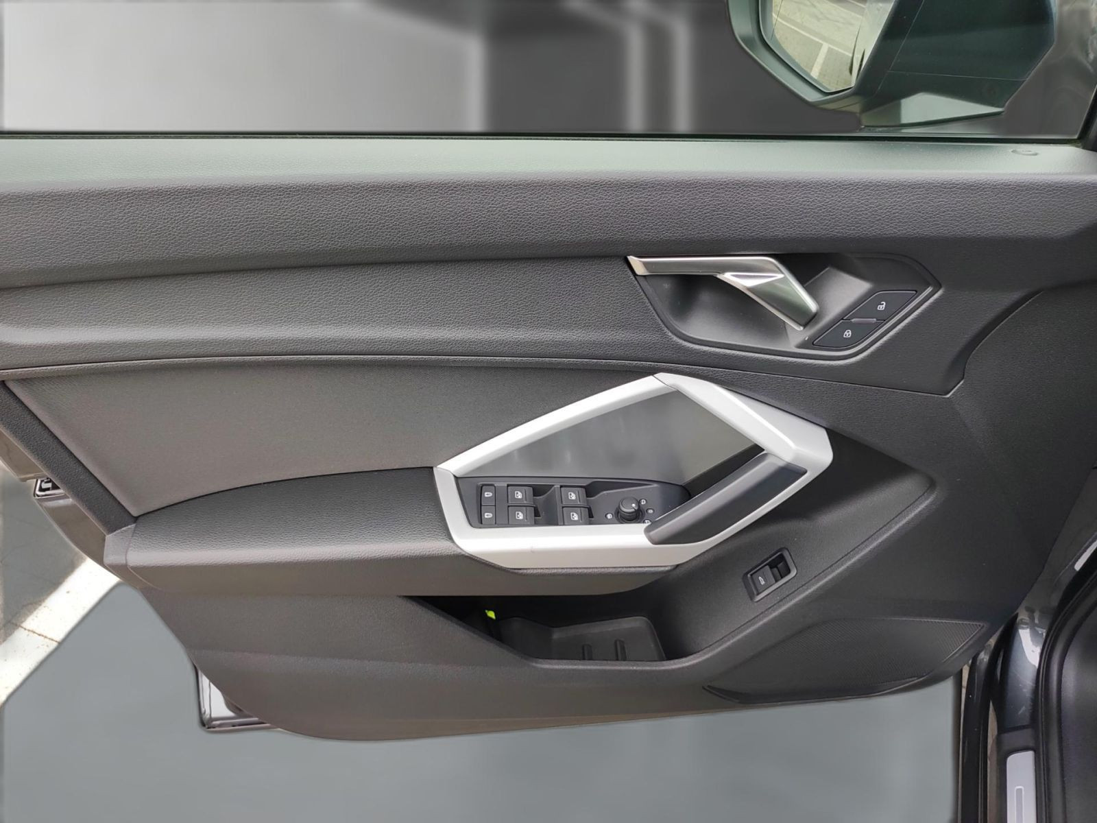 Audi - Q3_20
