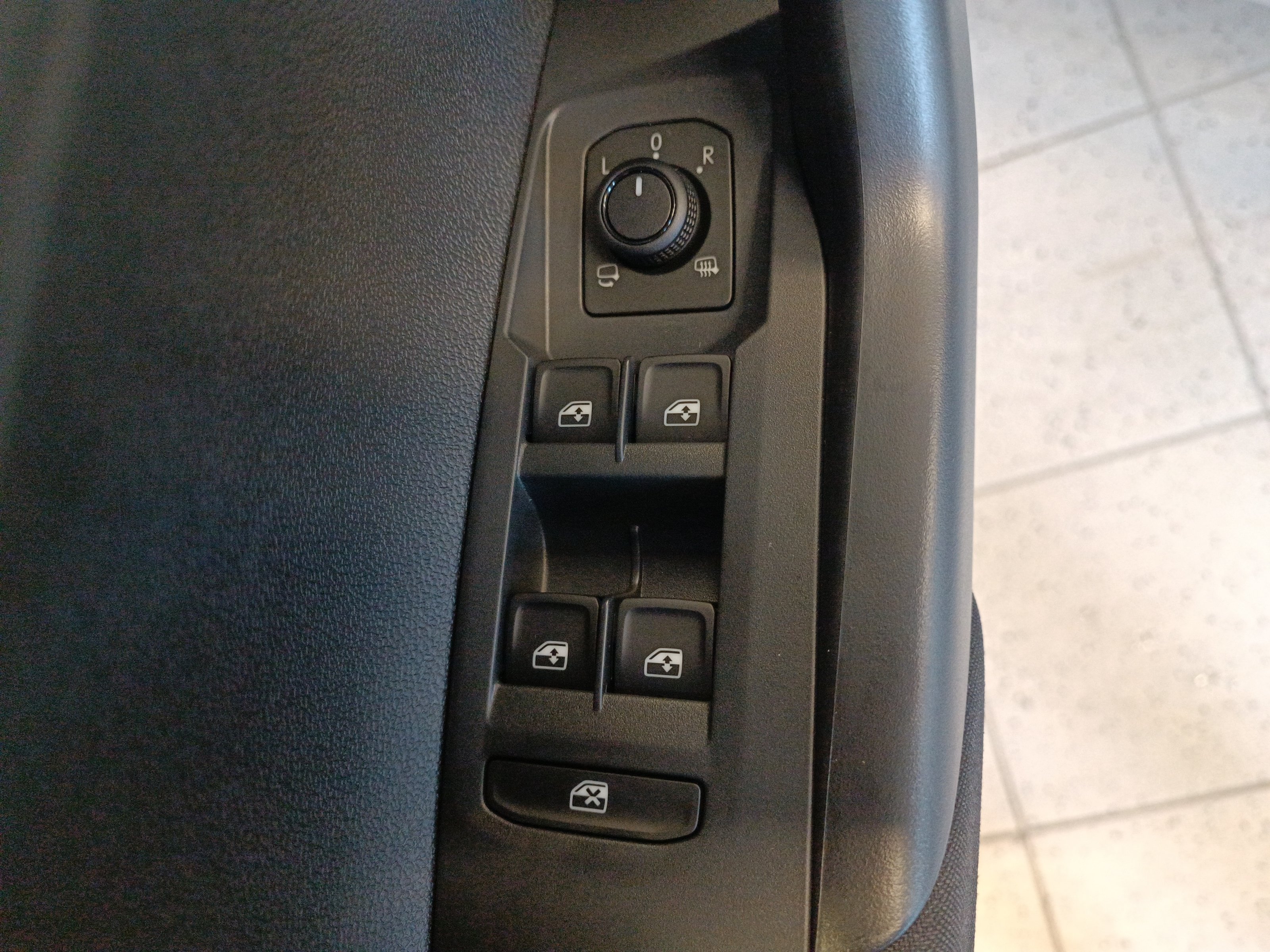 VW - Taigo 1.0 TSI Life SHZ*RFK*LED*Navi*Klima_7