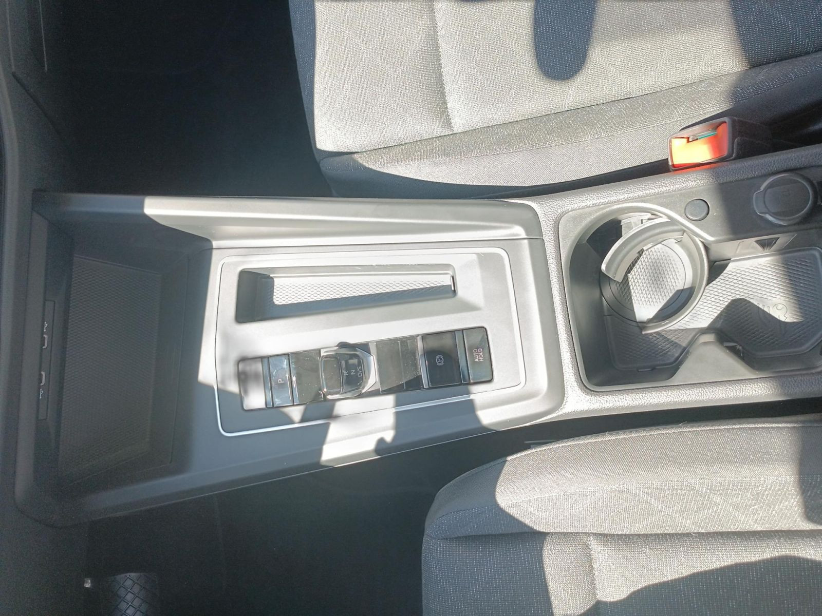 Volkswagen - Golf_17