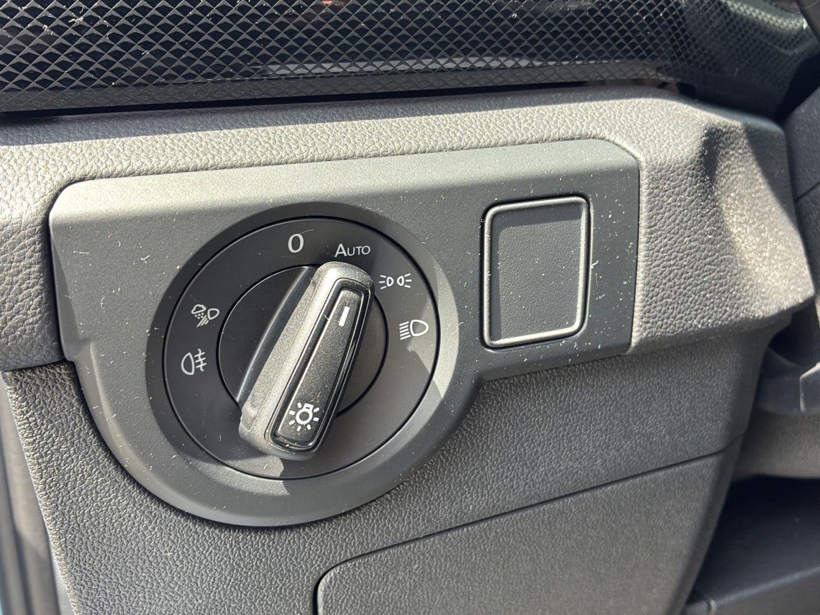 Volkswagen - T-Cross_11