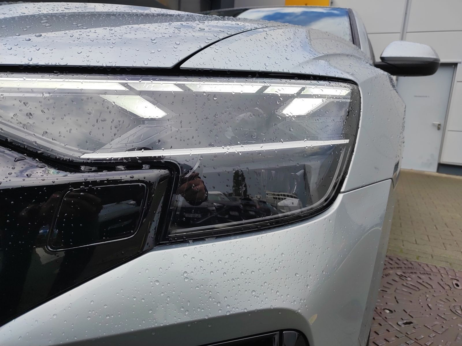 Audi - Q8_8