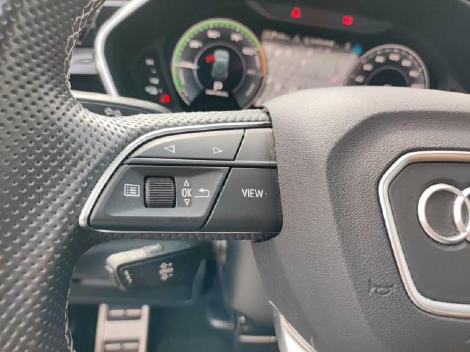 Audi - Q3_14