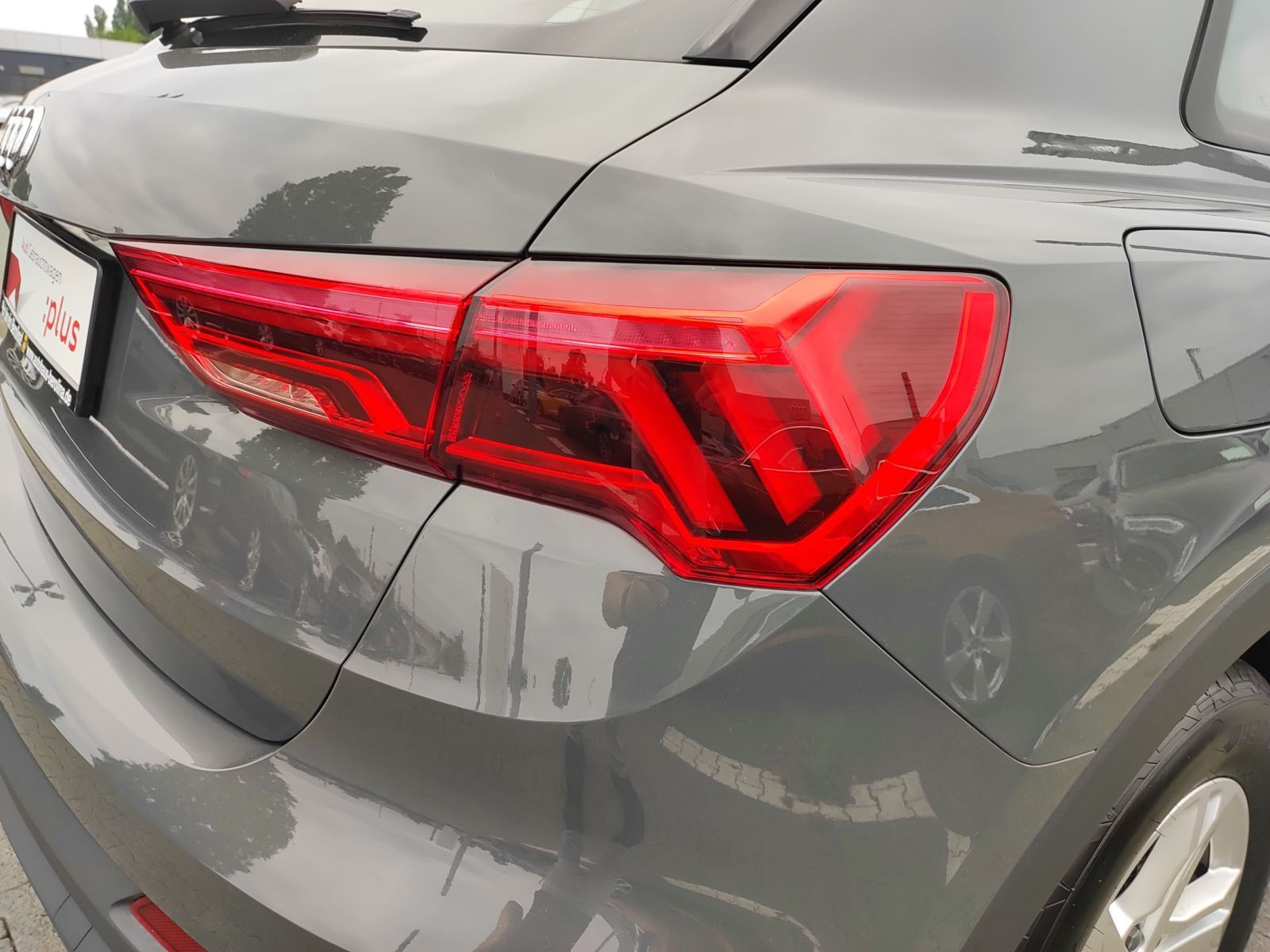 Audi - Q3_9