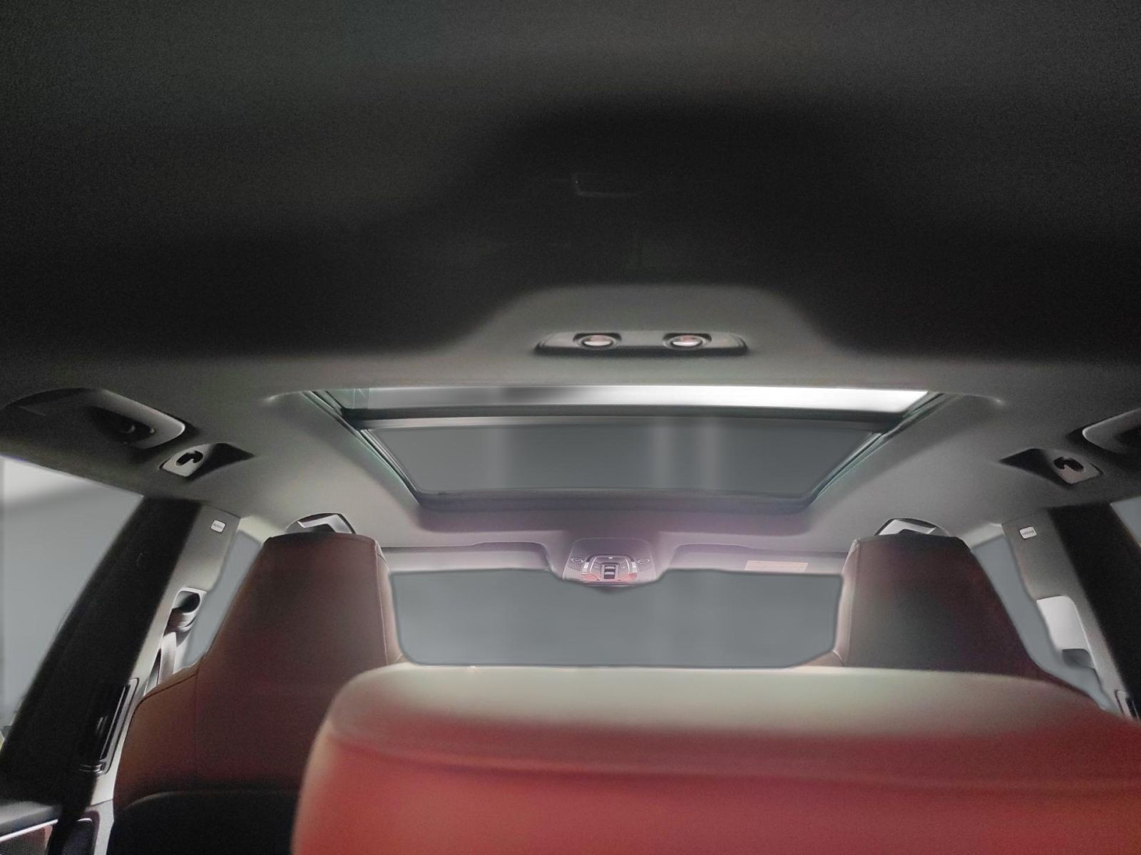 Audi - SQ8_14