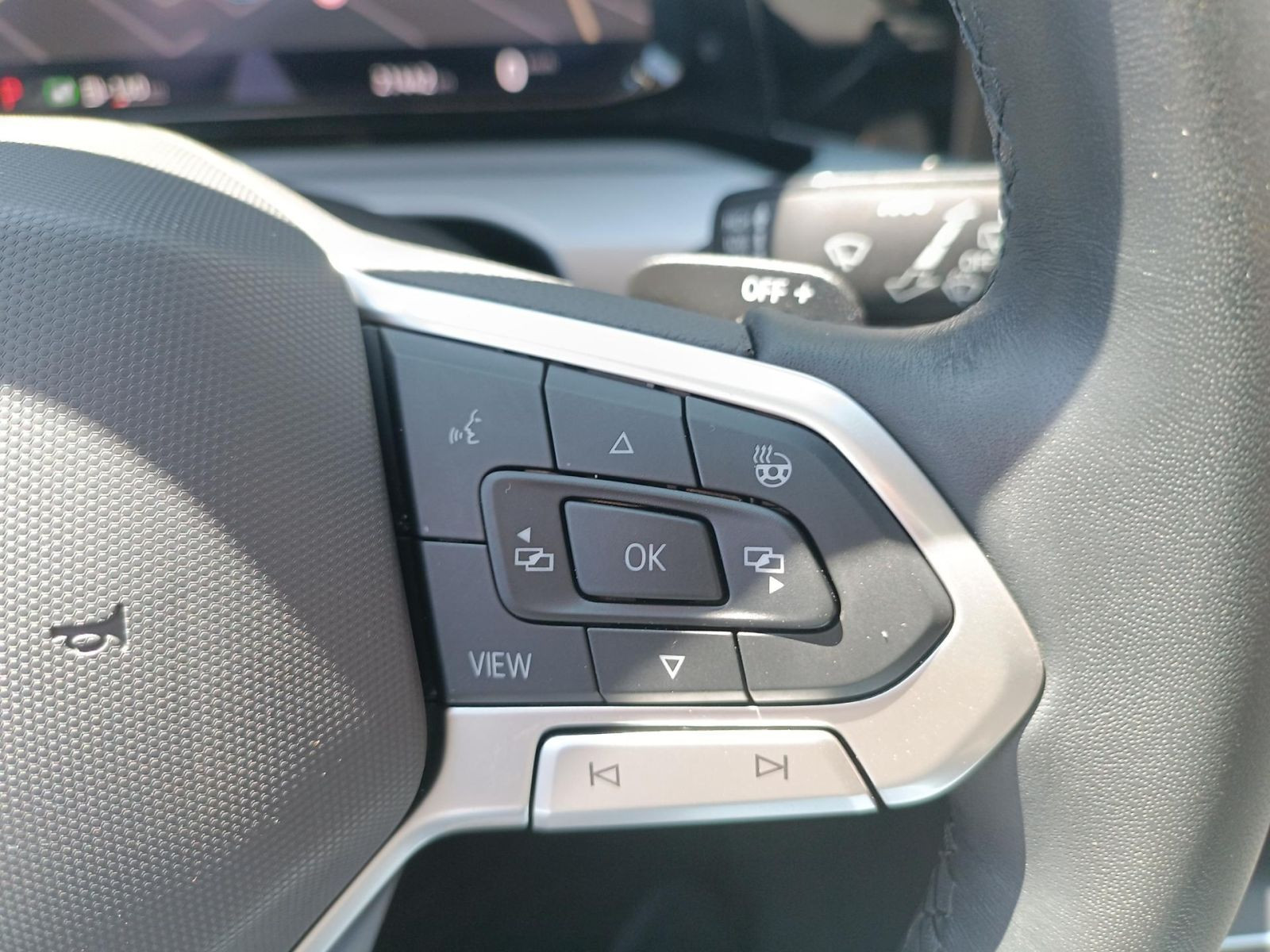 Volkswagen - Golf_14