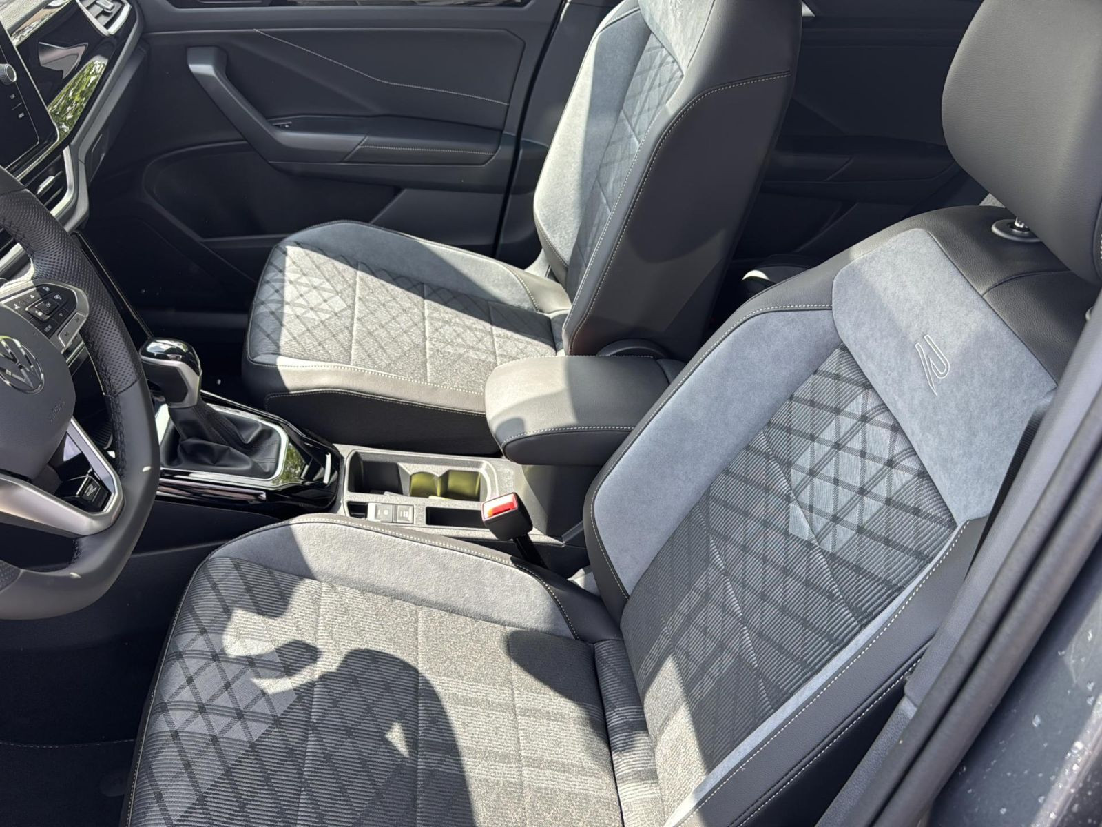 Volkswagen - T-Roc_15