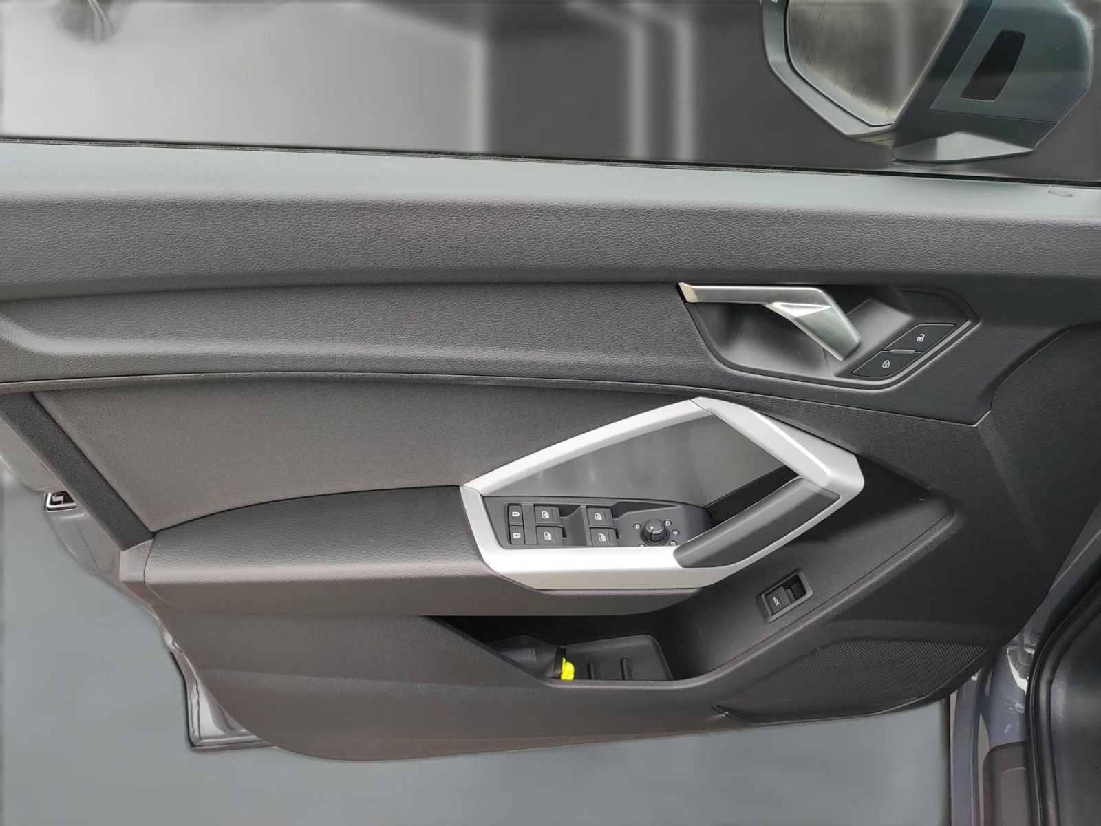 Audi - Q3_22