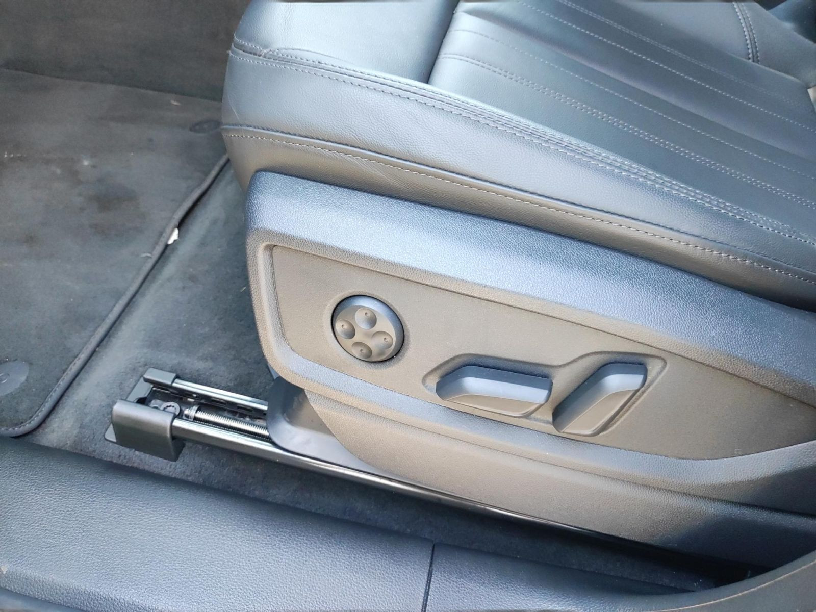 Audi - Q5_13