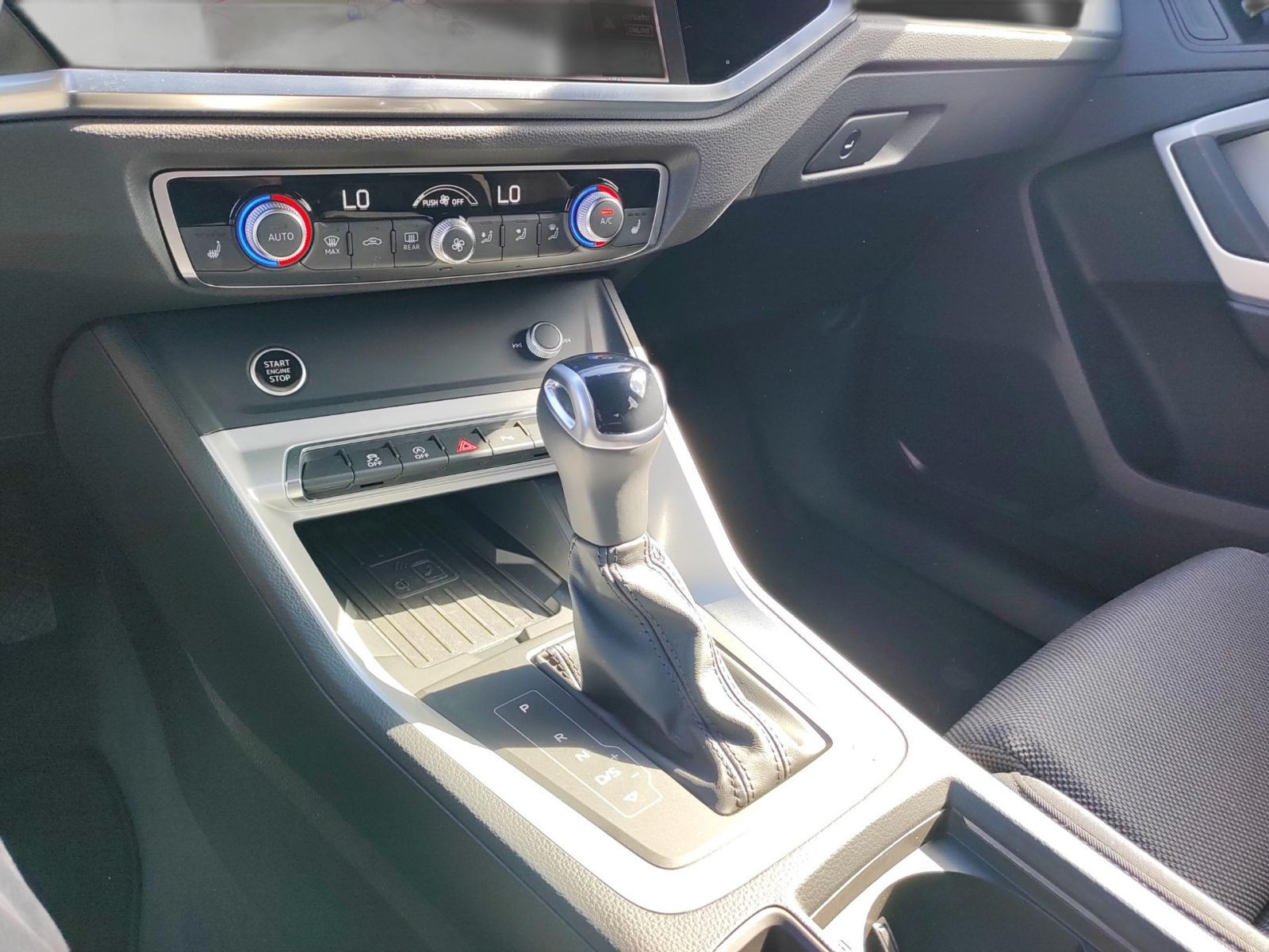 Audi - Q3_21