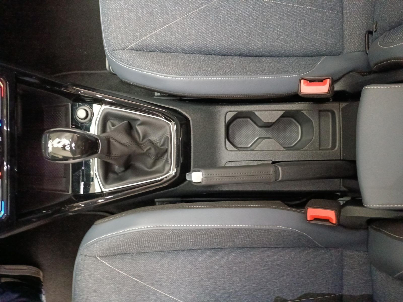 Volkswagen - T-Cross_18