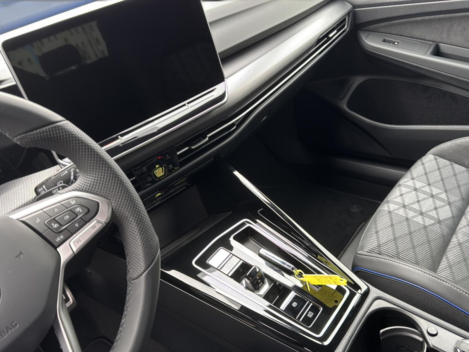 Volkswagen - Golf_14