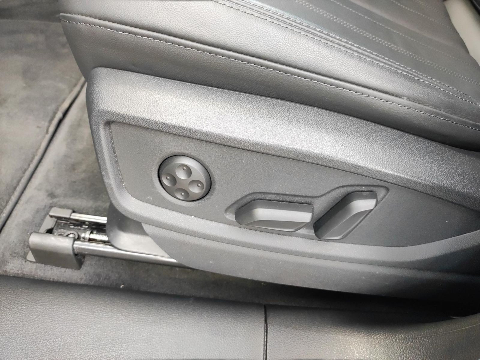 Audi - Q5_13