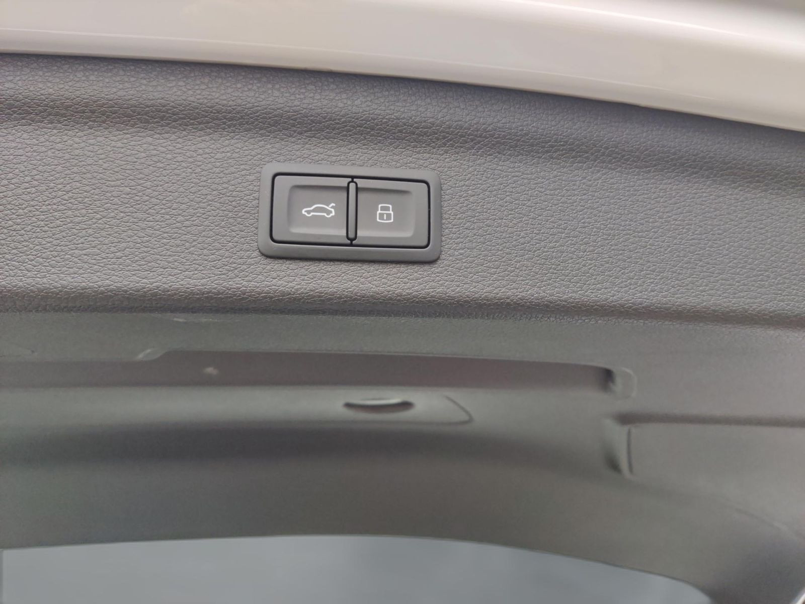 Audi - Q3_21