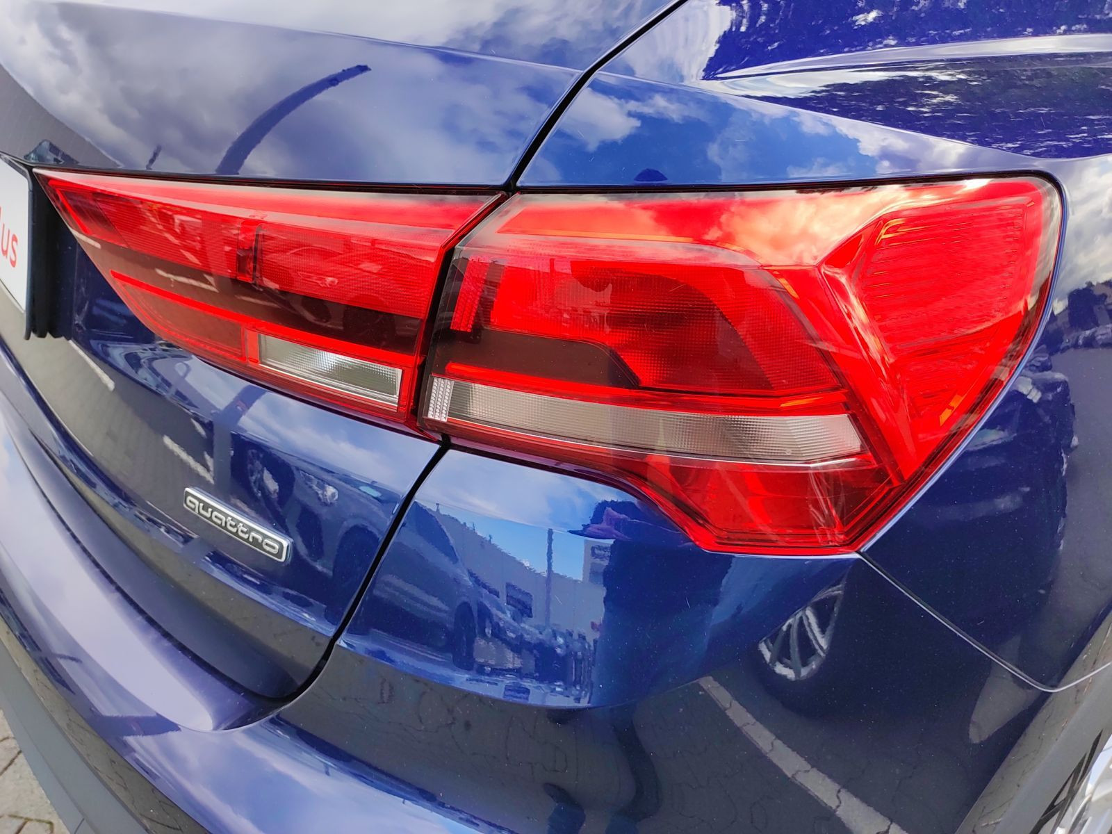 Audi - Q3_9