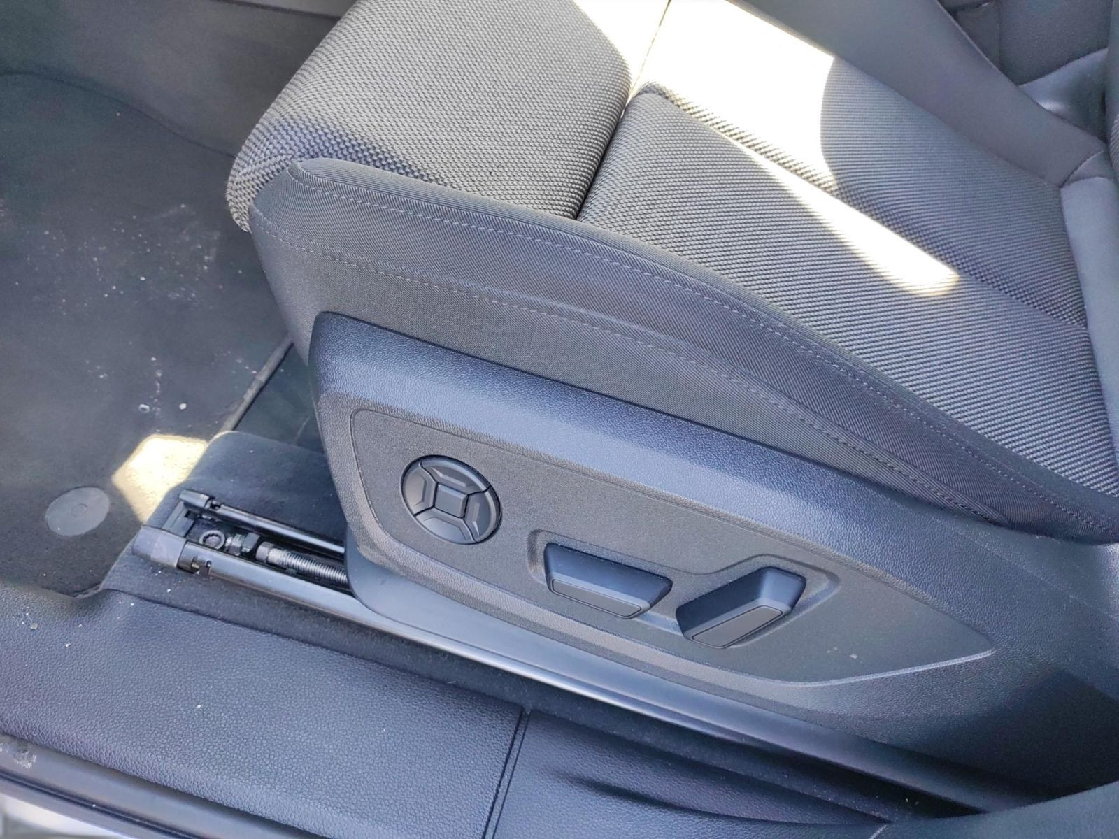 Audi - Q3_13
