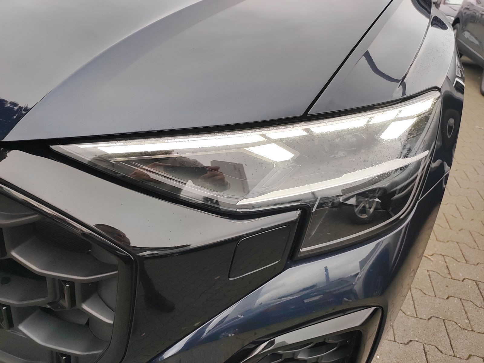 Audi - Q8_8