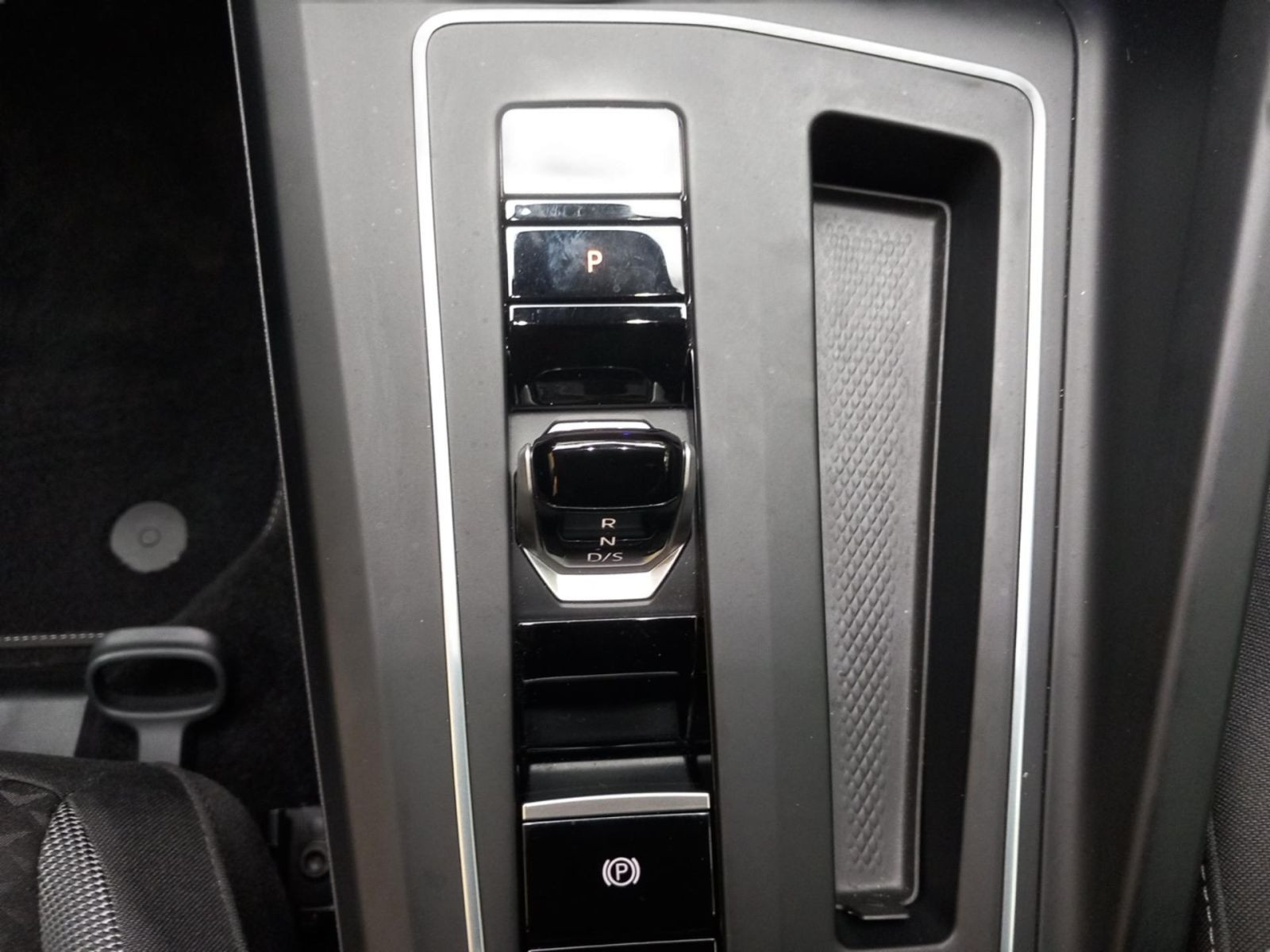Volkswagen - Golf_13