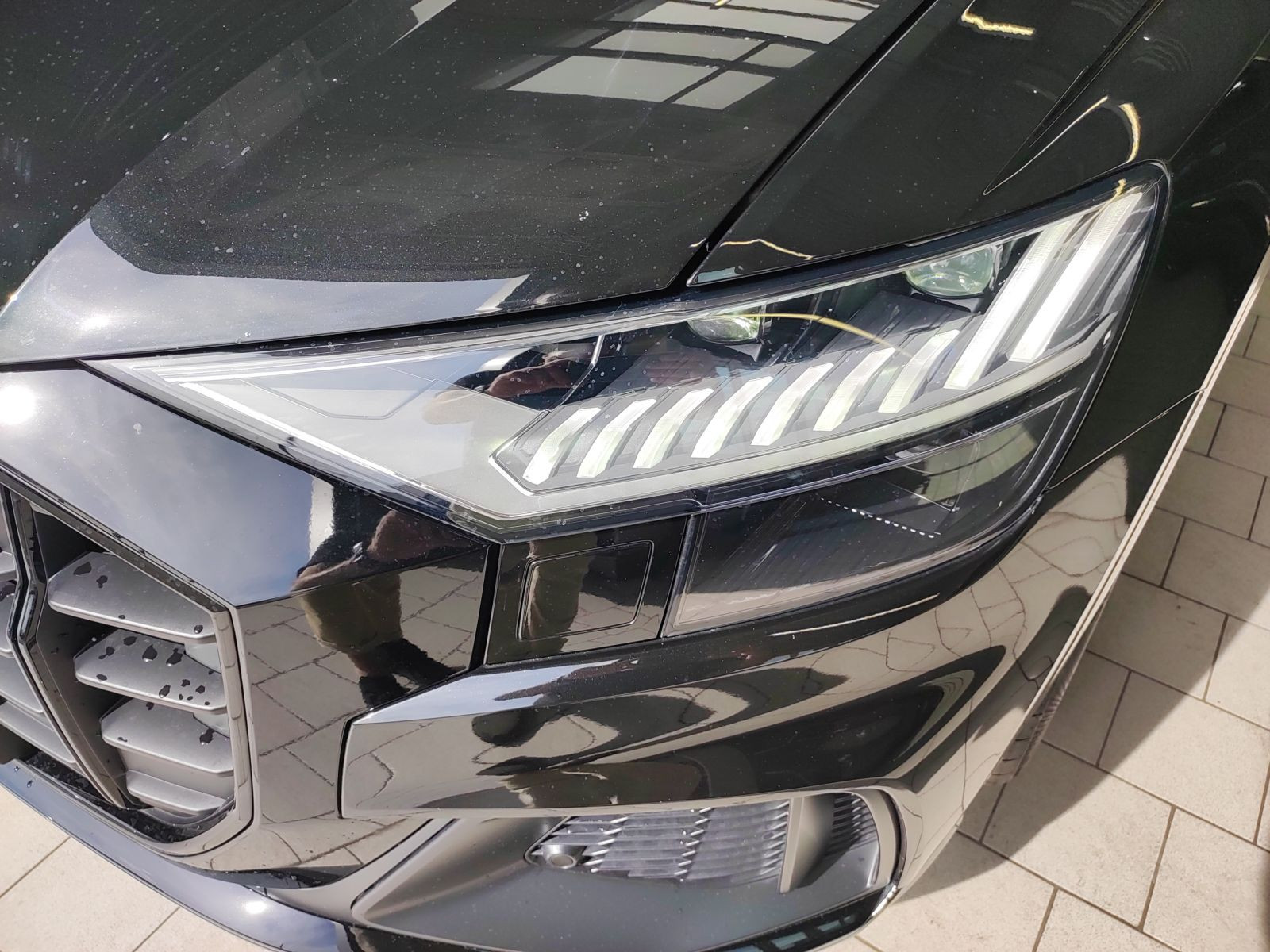 Audi - SQ8_7
