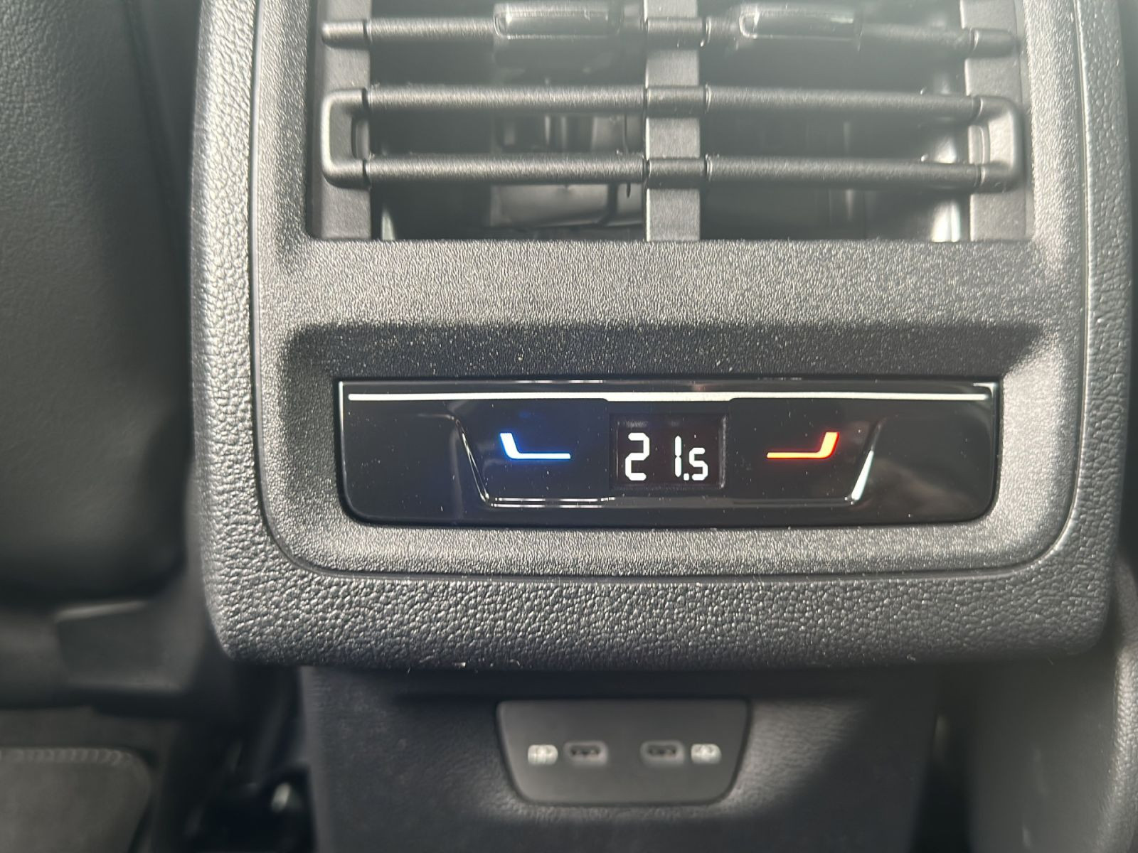 Volkswagen - Golf_23