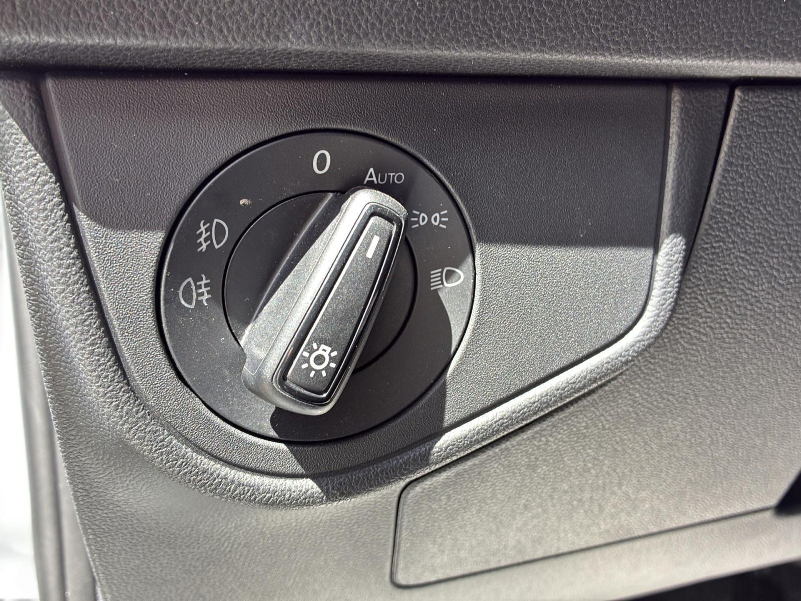 Volkswagen - Polo_11