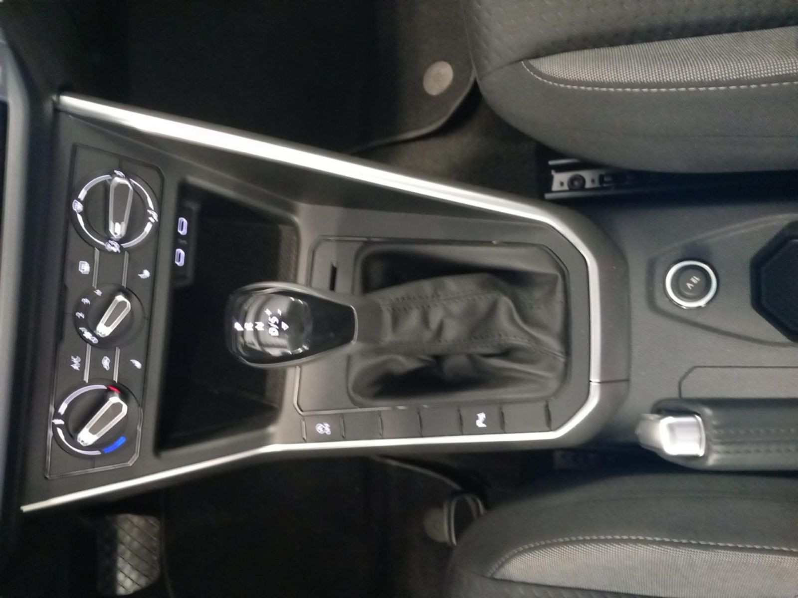Volkswagen - Polo_14