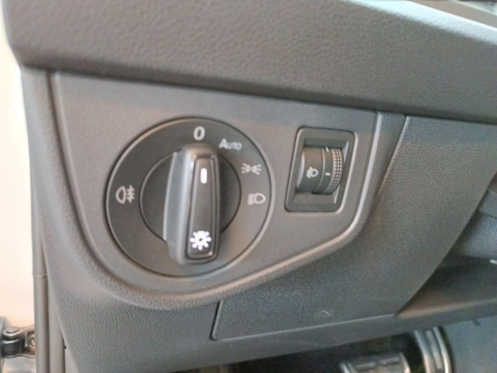 Volkswagen - Polo_12