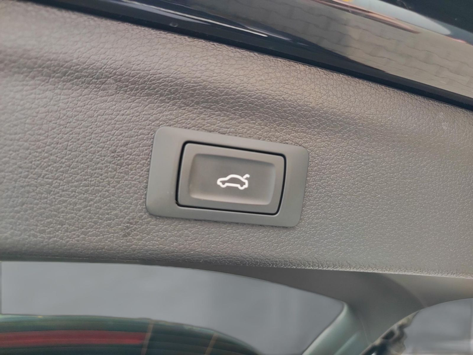 Audi - Q3_20