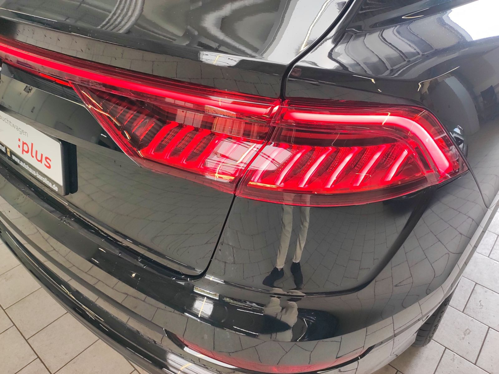 Audi - SQ8_8