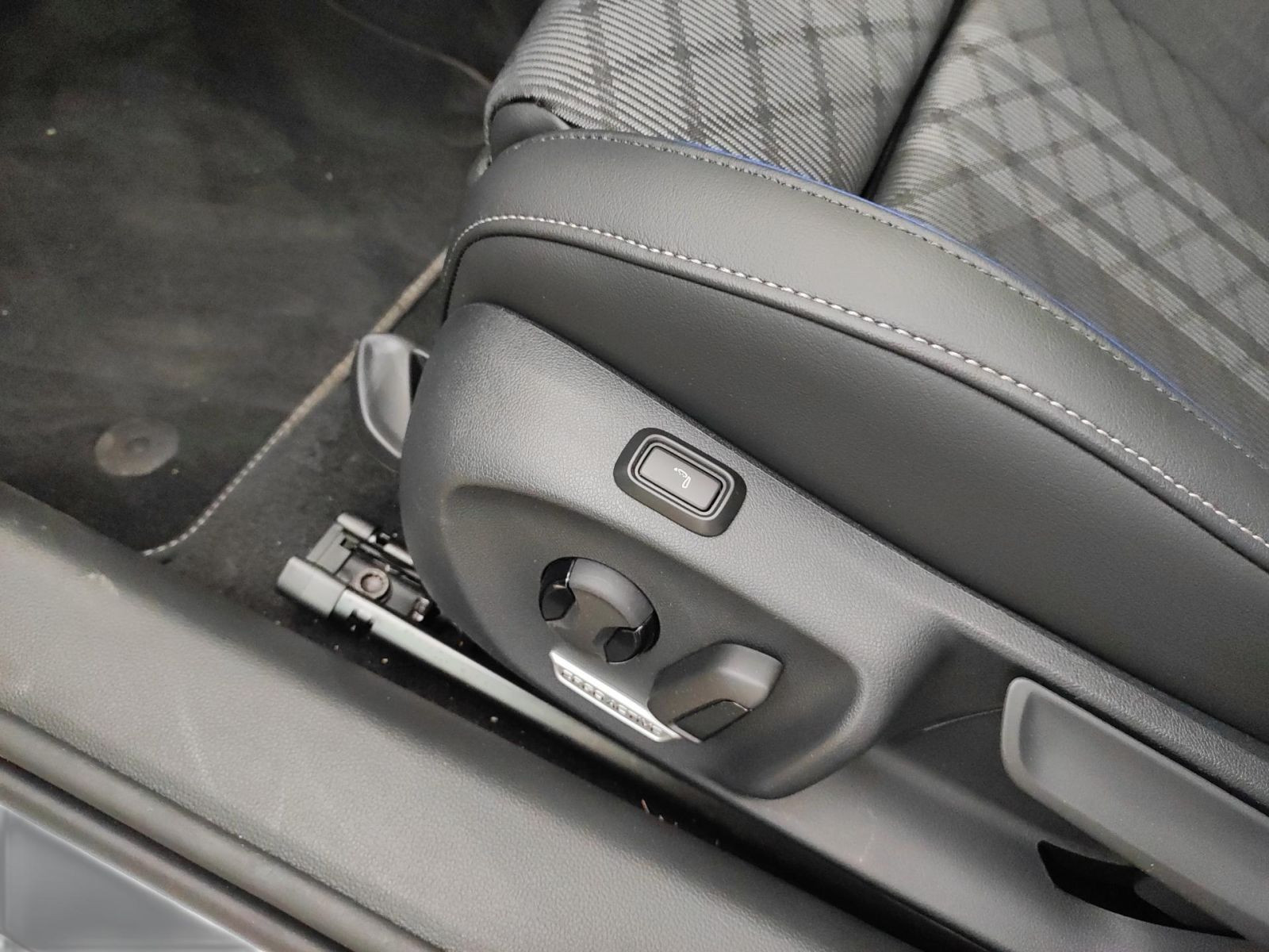 Volkswagen - Passat Variant_13