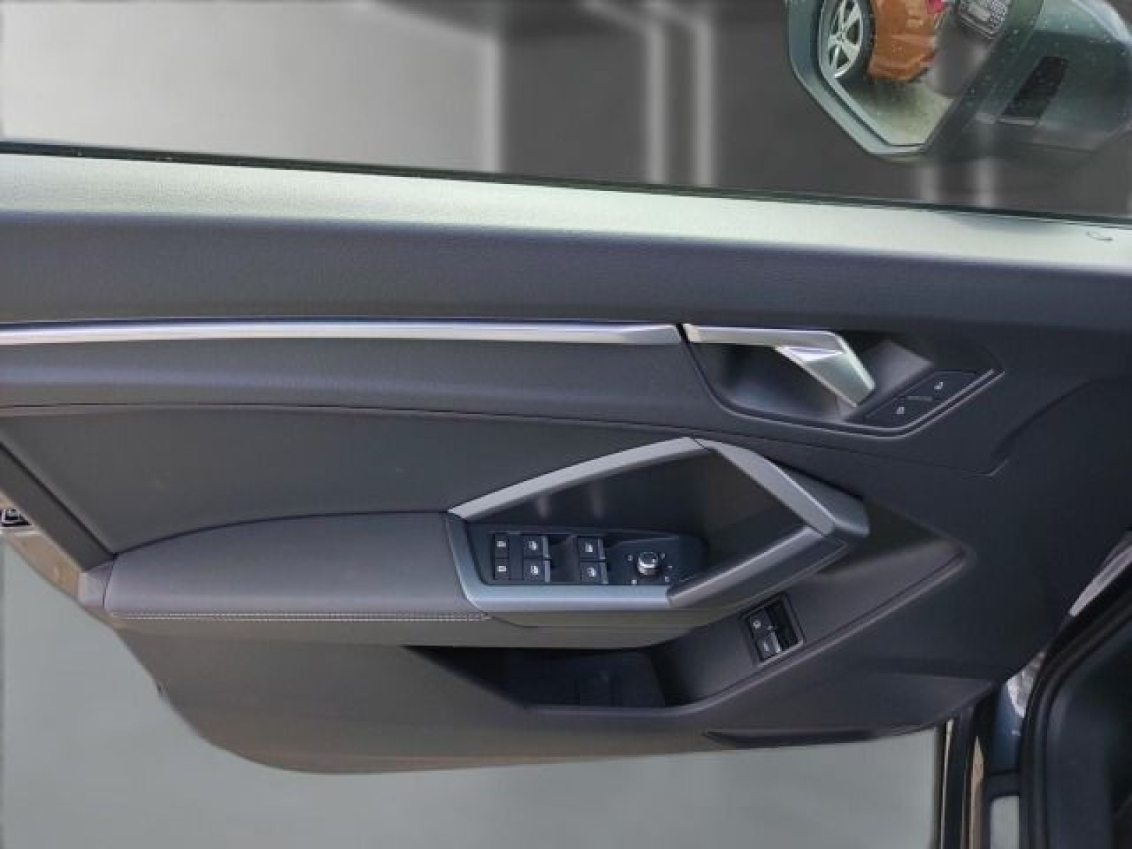 Audi - Q3_21
