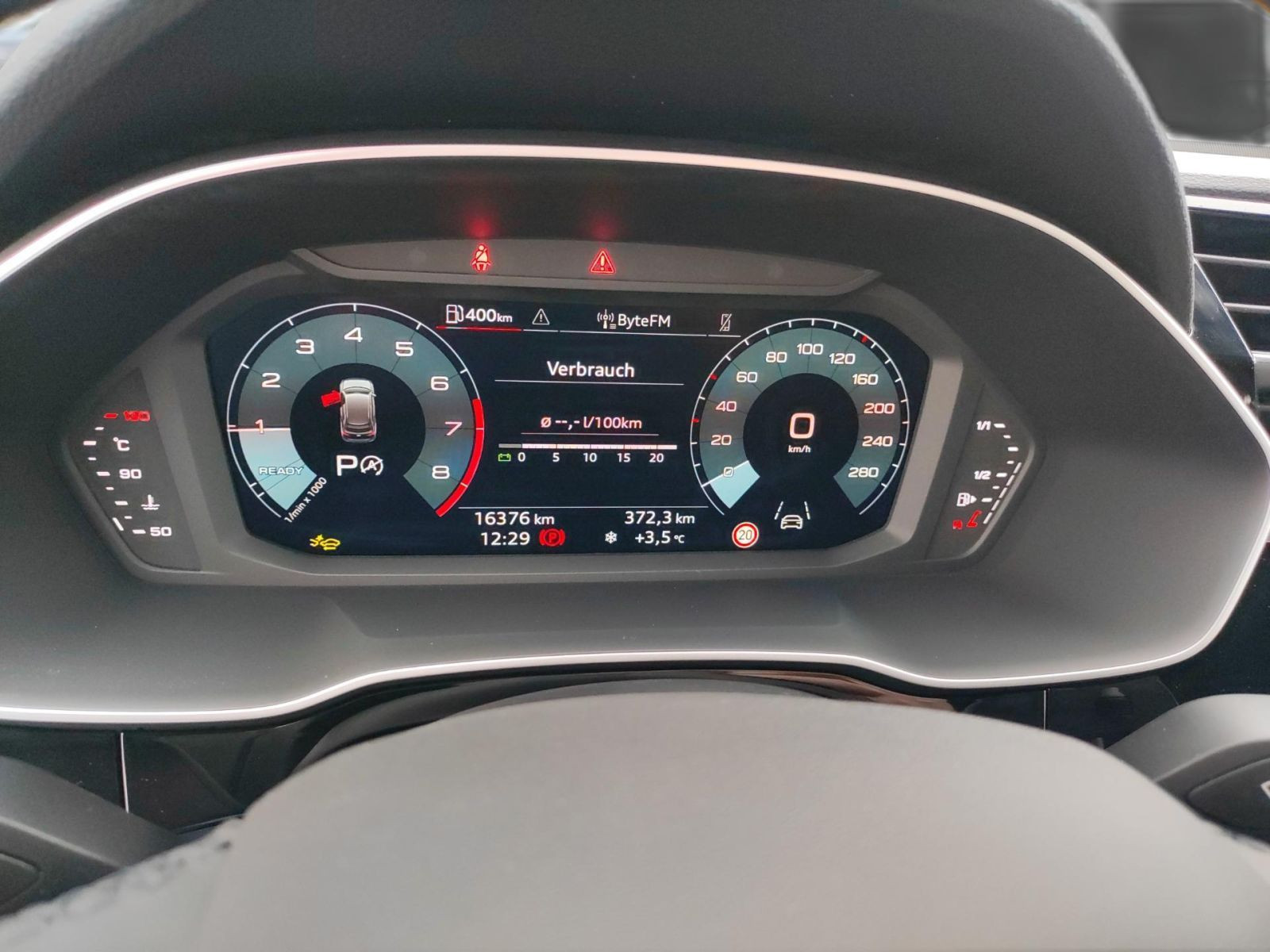 Audi - Q3_16