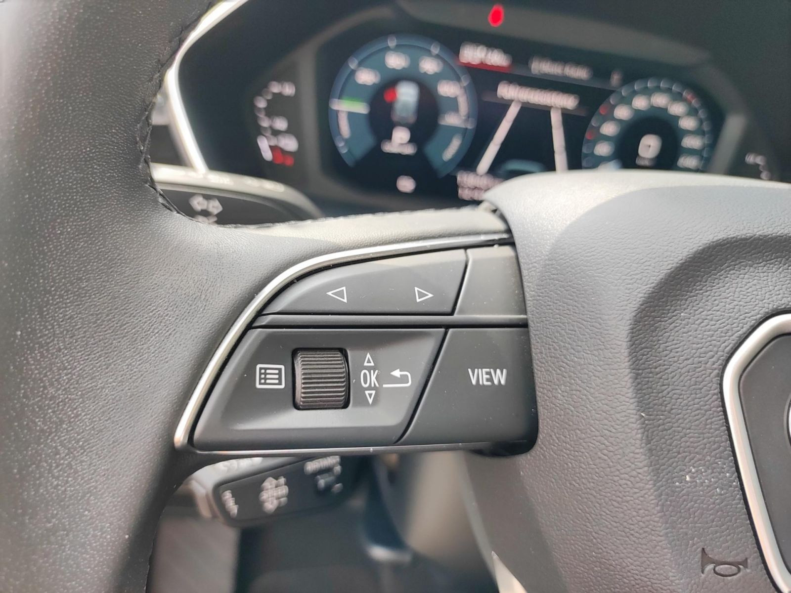 Audi - Q3_14