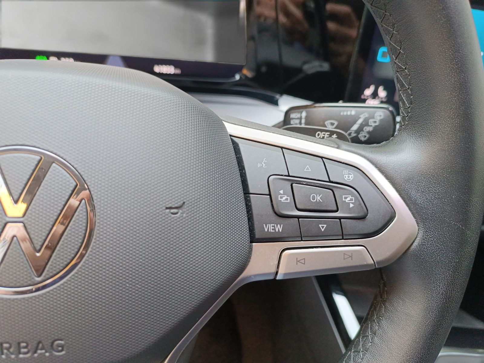 Volkswagen - Golf_15