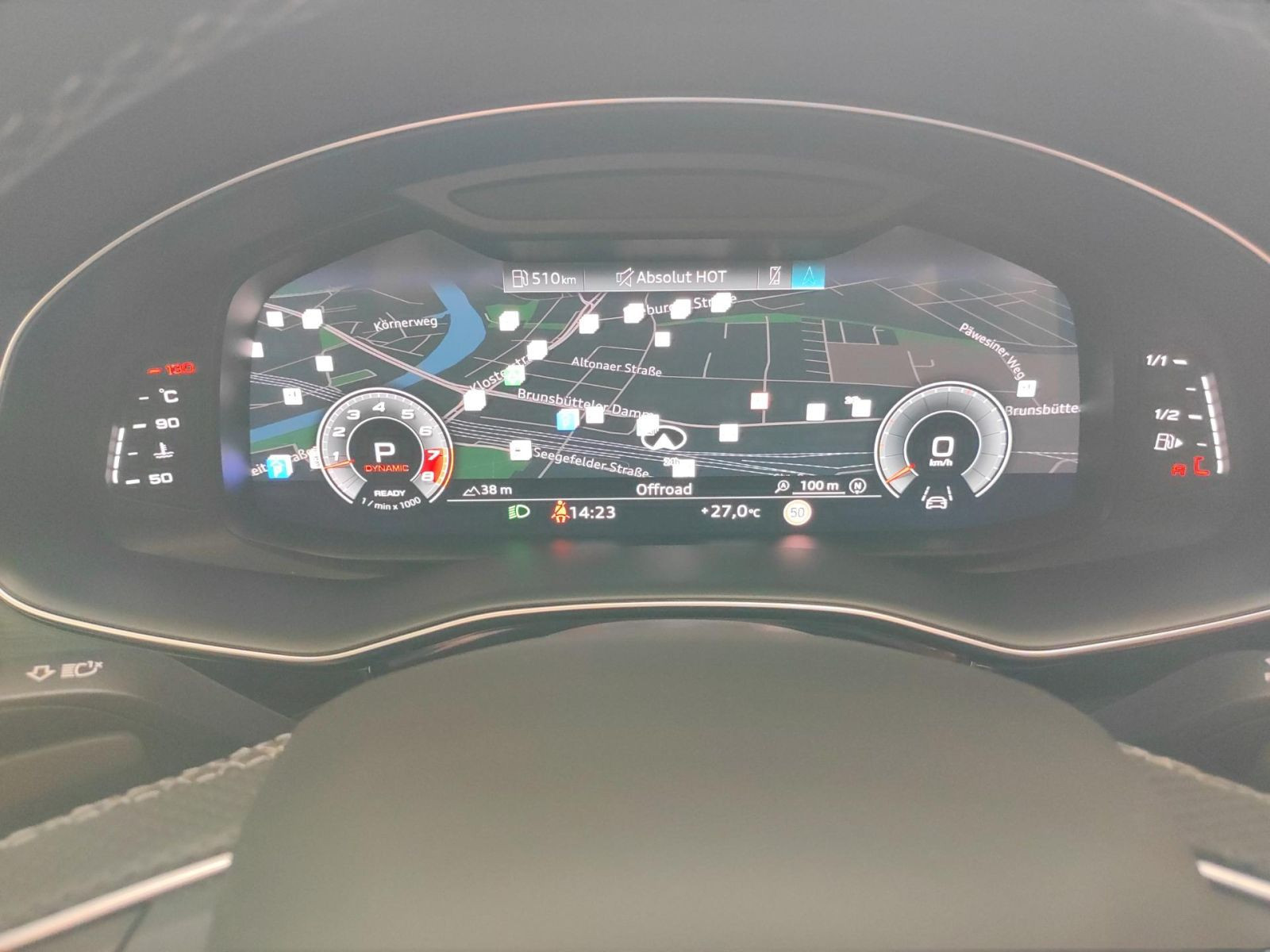 Audi - SQ8_22