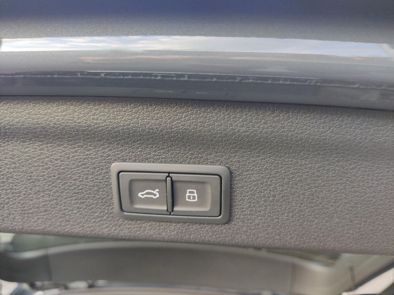 Audi - Q3_18