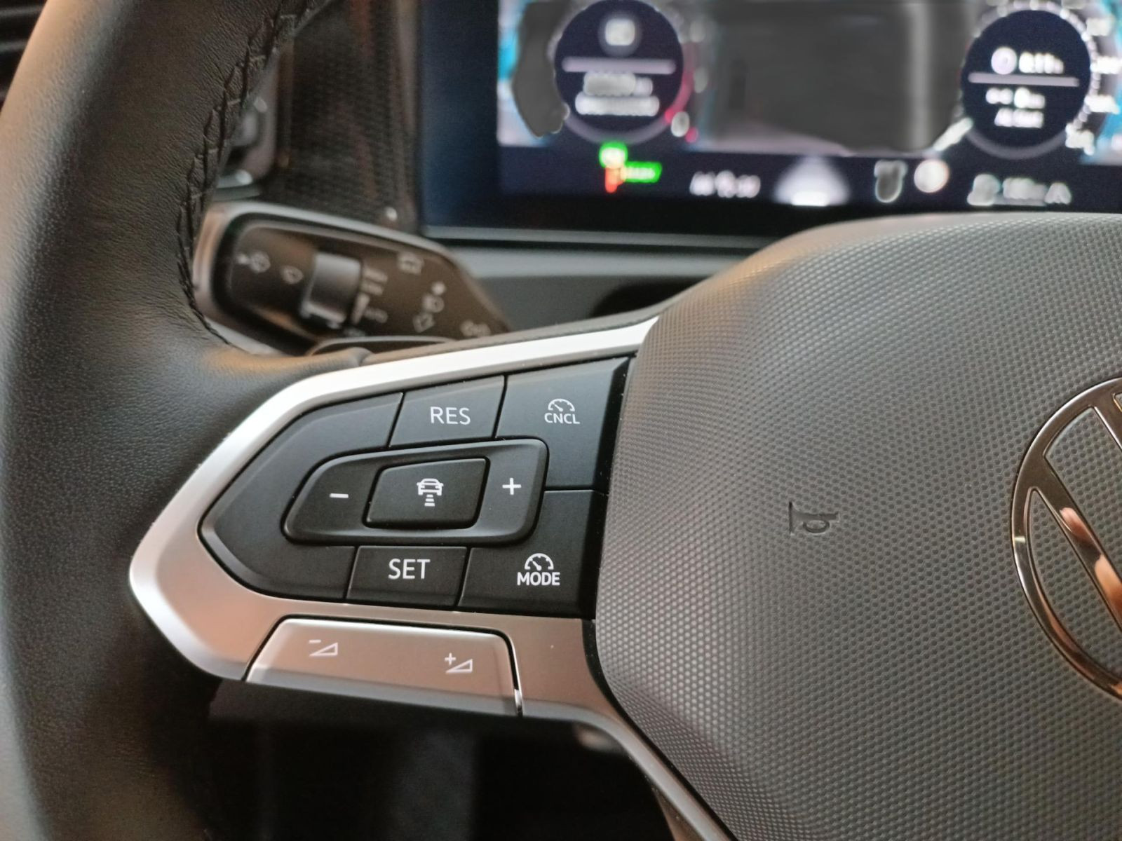 Volkswagen - Tiguan_13