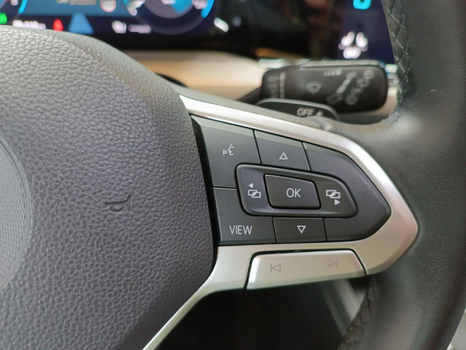 Volkswagen - Golf_14