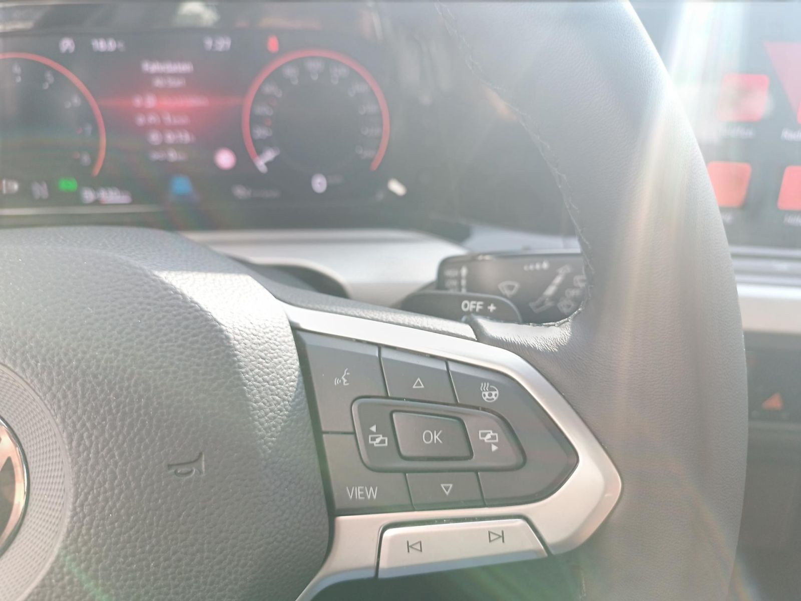Volkswagen - Golf_14