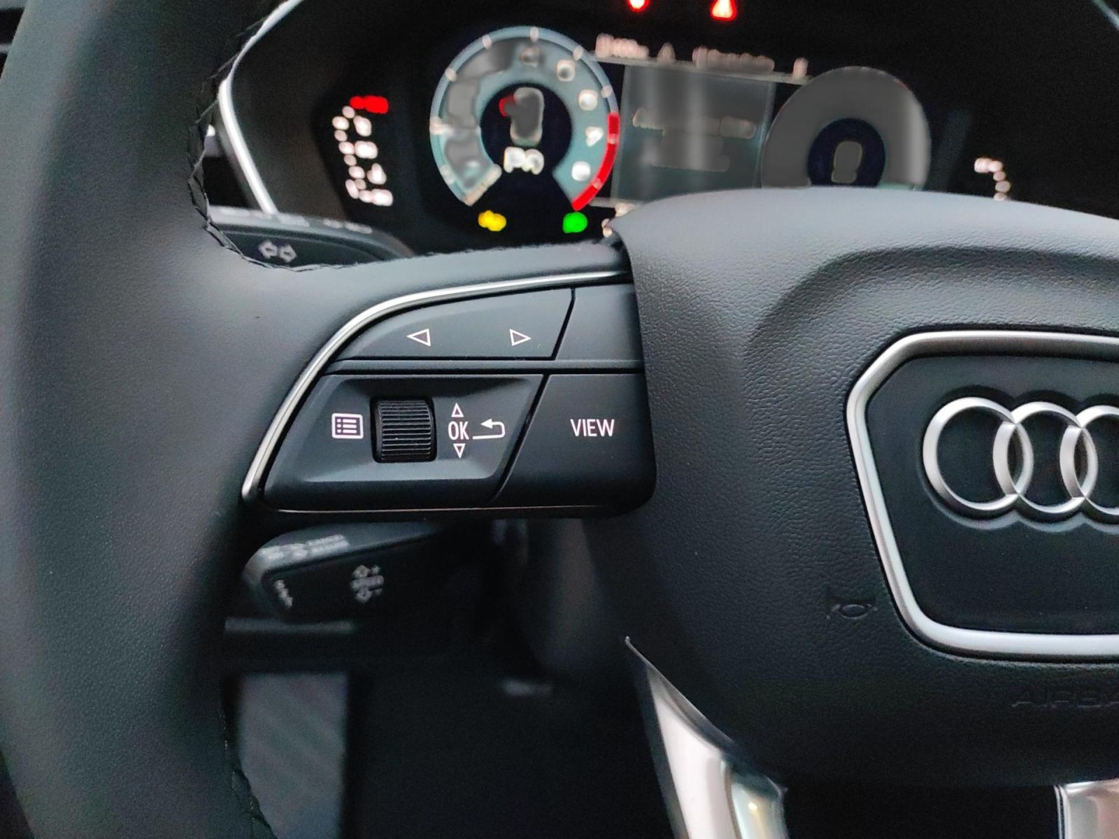 Audi - Q3_14