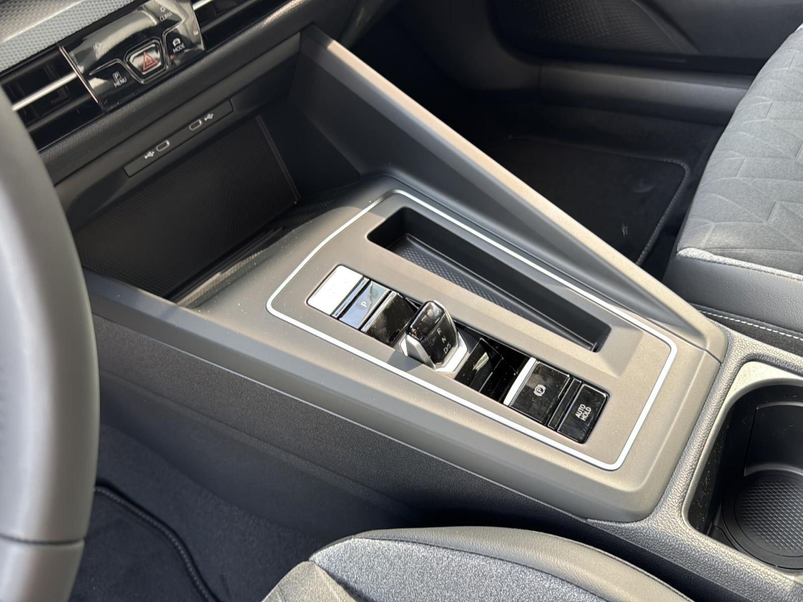 Volkswagen - Golf_15