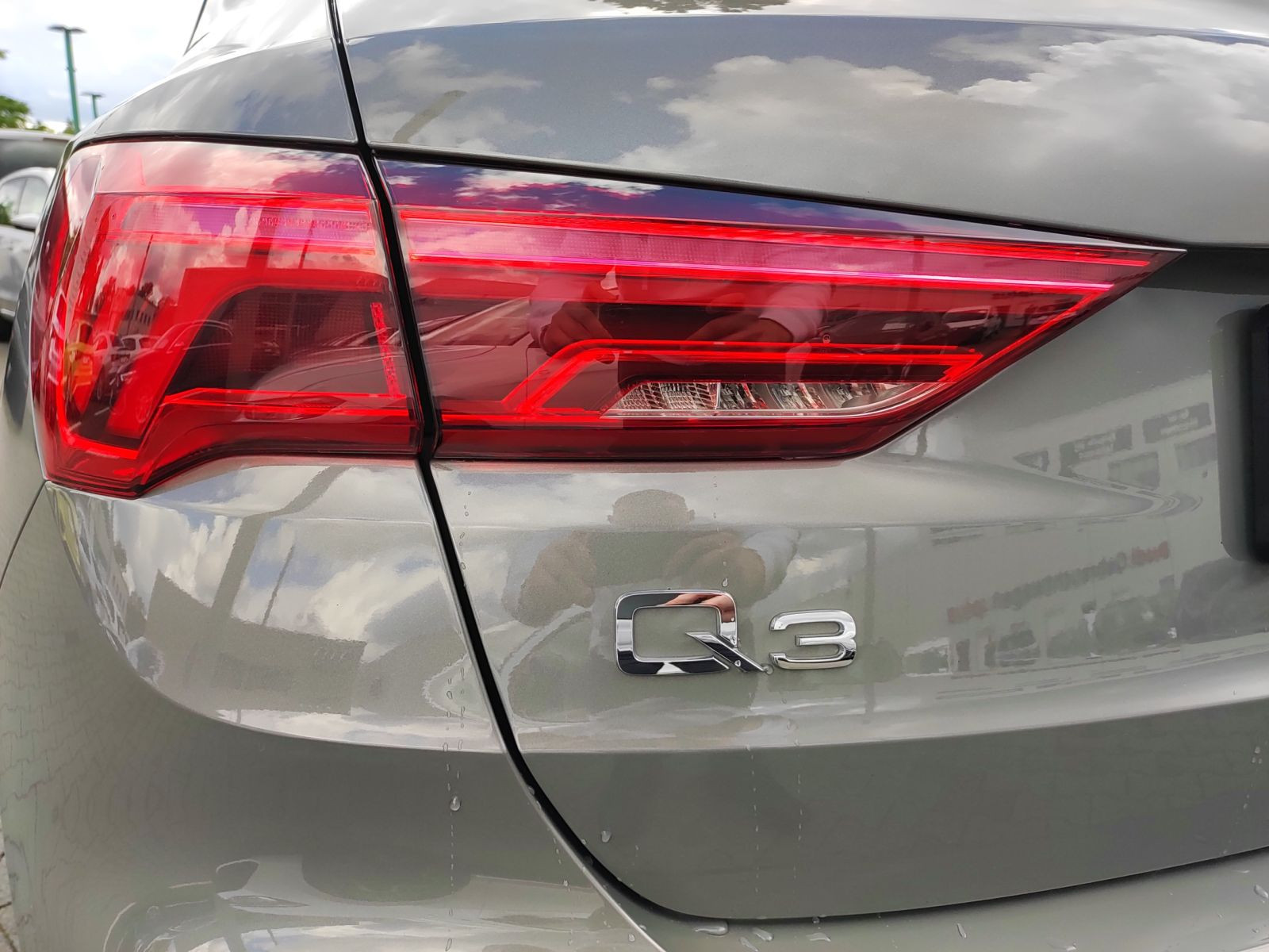 Audi - Q3_9