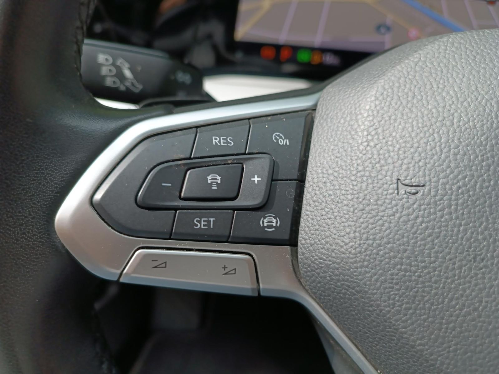 Volkswagen - Golf_12