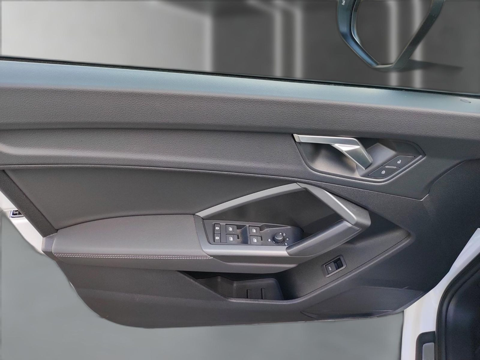 Audi - Q3_21