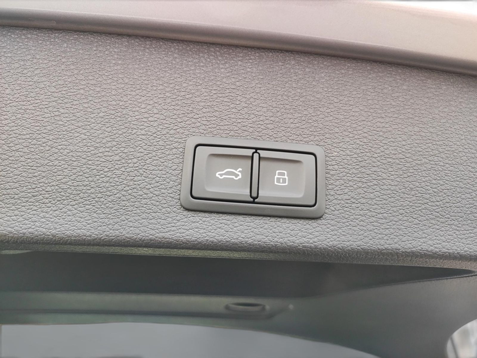 Audi - Q2_22