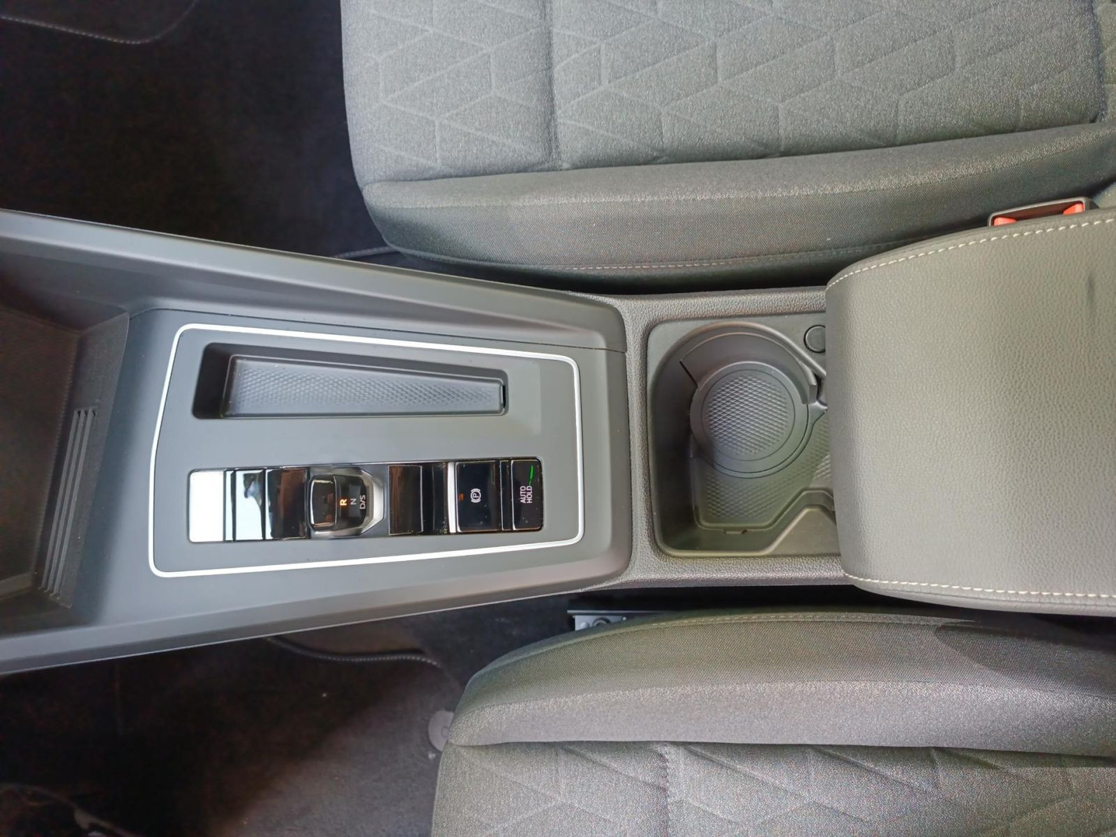 Volkswagen - Golf_17